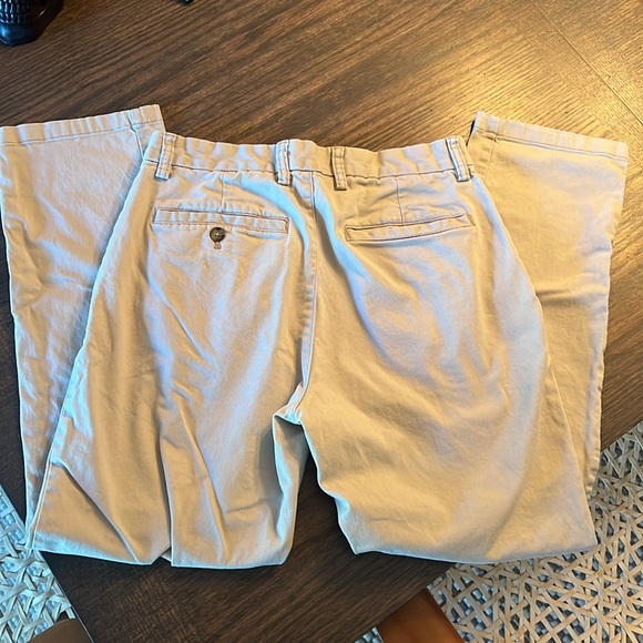 Old Navy 29x30 straight built in flex khaki pants - Picture 4 of 6